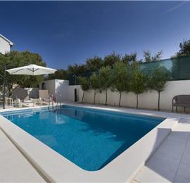 3 Bedroom Villa with Pool, Terrace and Sea Views near Vinisce, Sleeps 7